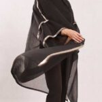 ردای مشکی طلایی